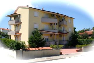 Yellow House Pula - Pula - 9