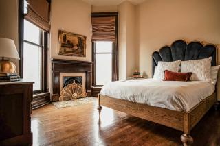 Henrie House I Luxury 4BR Downtown Historic Gem with Library & Patio - Nashville - 1