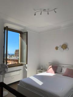 La finestrella sul porto - Genova - 8