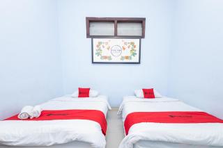 RedDoorz near Wisata Museum Angkut 3 - Batu - 5