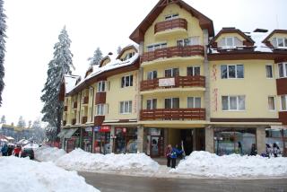 Studio Royal Plaza sleeps 4 Prime location, distance to ski lift - 50M - 3
