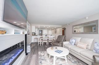 2114 Free Beach Setup - Shoreline Towers Remodeled Condo - 8