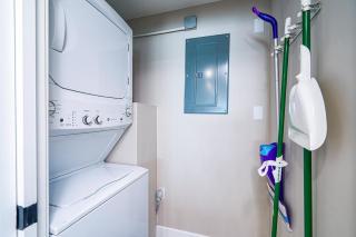 2114 Free Beach Setup - Shoreline Towers Remodeled Condo - 2