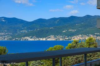 Charming 2-Bed Apartment in Rijeka with Sea View - Rijeka - 9