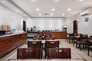 Days Inn by Wyndham Calgary South - 1