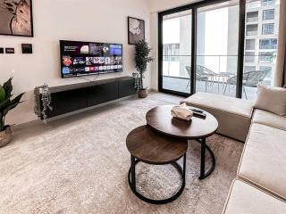 Trophy Amazing Burj Khalifa Views from This Stylish Condo - 8