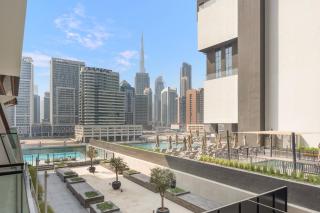 WelHome - Contemporary 1BR in Binghatti Canal & Burj Views - Dubai - 6
