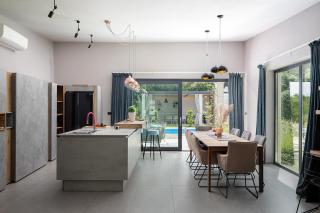 Luxury design Villa Maell with private pool and high level of privacy - WiiBuk - Šišan - 3