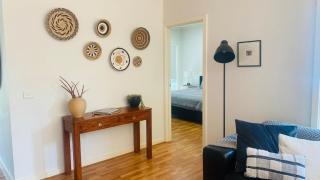 Urban Beach Sanctuary in the Heart of Cowes - 2