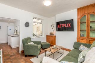 Wood House by EDEN Accommodation - 3 Bedroom Whole House, Sleeps 6 - 9