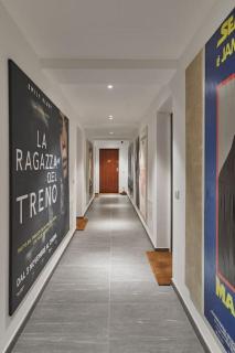 Bright Studio Apartment - 0