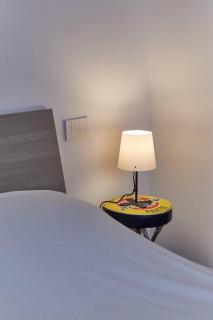 Bright Studio Apartment - 8