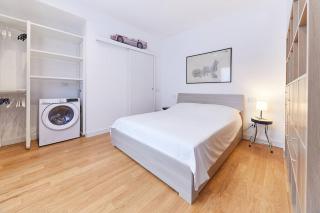 Bright Studio Apartment - 2