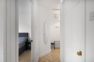 Tranquil 1 Bed Flat in East London - London - 4