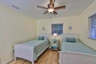 Lazy Manatee Pool Home - Bradenton - 4