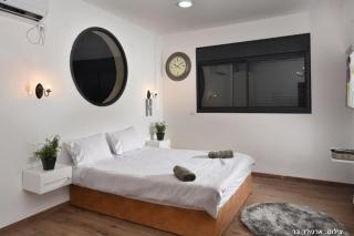 ממלכת אהרון - 2