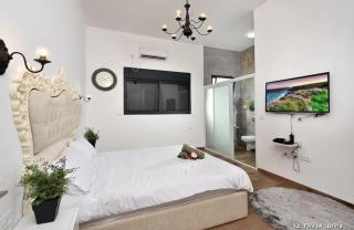 ממלכת אהרון - 1