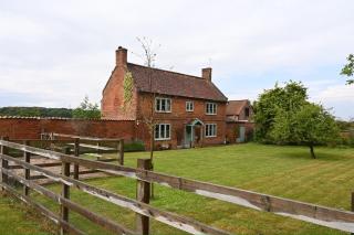 Leo's Holiday Cottage - 0