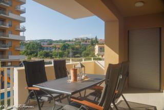 Charming 2-Bed Apartment in Rijeka with Sea View - Rijeka - 5