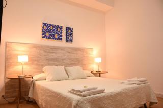 Ally's Bed&Breakfast, - Barcelona - 3