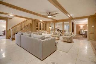 Poolside Oasis Near Medical Center & NRG Stadium! - 8