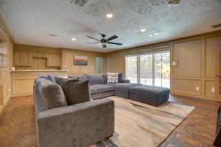 Poolside Oasis Near Medical Center & NRG Stadium! - 5