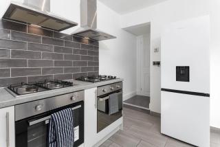 Flatzy - 12 Person Townhouse with Pool Table and Ping Pong - Liverpool - 5