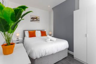 Flatzy - 12 Person Townhouse with Pool Table and Ping Pong - Liverpool - 2