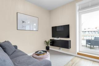 Two bedroom downtown apartment with balcony - 4