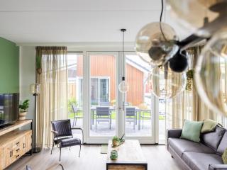 Lakehouse I - 2