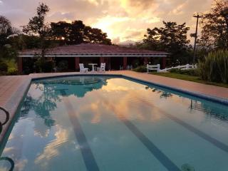 Finca cerca a Cali - Pura Naturaleza - El Carmen, Colombia - 1