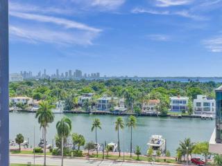 Amazing Ocean View Condo Beach Service 1111 - Miami Beach - 1