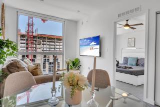 Beautiful Unit with Amazing View & Free Parking - Miami - 3