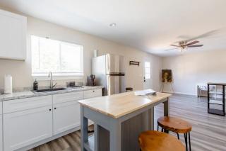 Beautiful spacious guest home - Roseville - 7