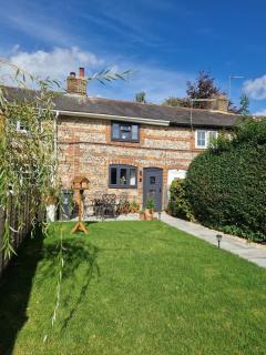 Idyllic period cottage, Ramsbury, Nr Marlborough - - 0