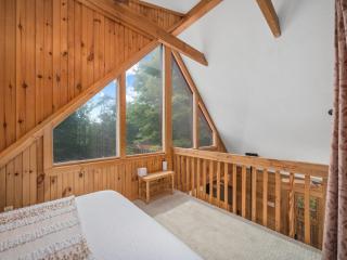 Luxury Cabin 45 Min to Asheville Hot Tub & Fire pit - Marion - 1