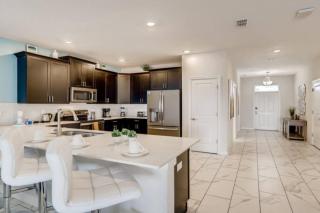 Outstanding 8BR Resort Pool Home Near Disney World - 1