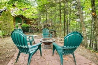 Versatile Bass Lake Cabin with Deck! - 8