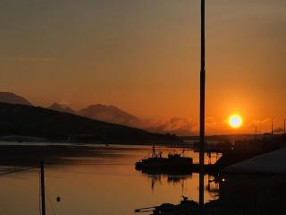 Apartment with two bedrooms, close to the airport, great view - Kvaløya - 0
