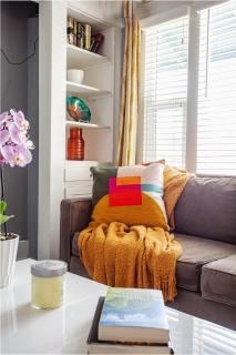 Visit the Beaches and Downtown from this Eclectic Apartment - Long Beach - 1