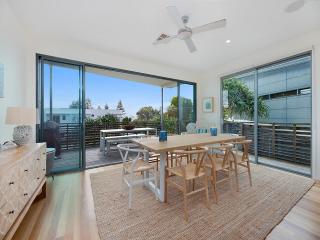 4 Mackay Street Dicky Beach - Caloundra - 7