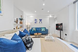Cozy & Welcoming Studio Apartments in Premium Hyde Park Location - 0