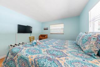 Charming Beach Villa B - Clearwater Beach - 5