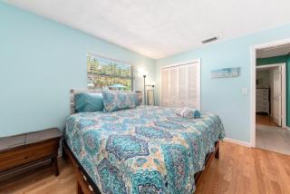 Charming Beach Villa B - Clearwater Beach - 2