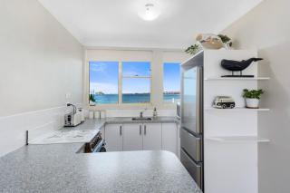 Seaside Escape - Stunning Vistas over Towradgi Beach - Wollongong - 6