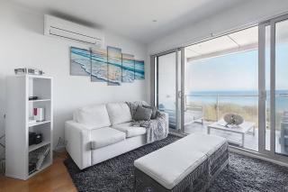 Bonbeach Bliss - Contemporary Waterfront Living - 4