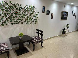 Gold Crest Mall Luxury Apartment Three Bed - 2