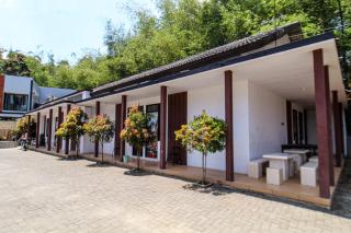 Bwalk Hotel Malang - Sengkaling - 1