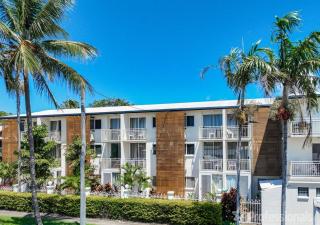Superior Studio Unit 2 - Emu Park - 0