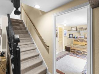 5BR with Hot Tub Minutes to Ski Resort! - 1